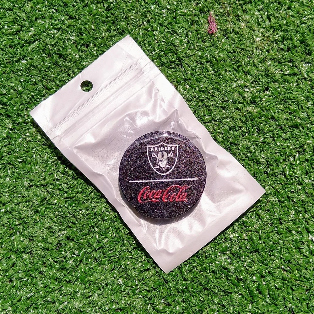 Las Vegas Raiders Top Round Collapsible Cell Phone Grip Button Holder Stand New